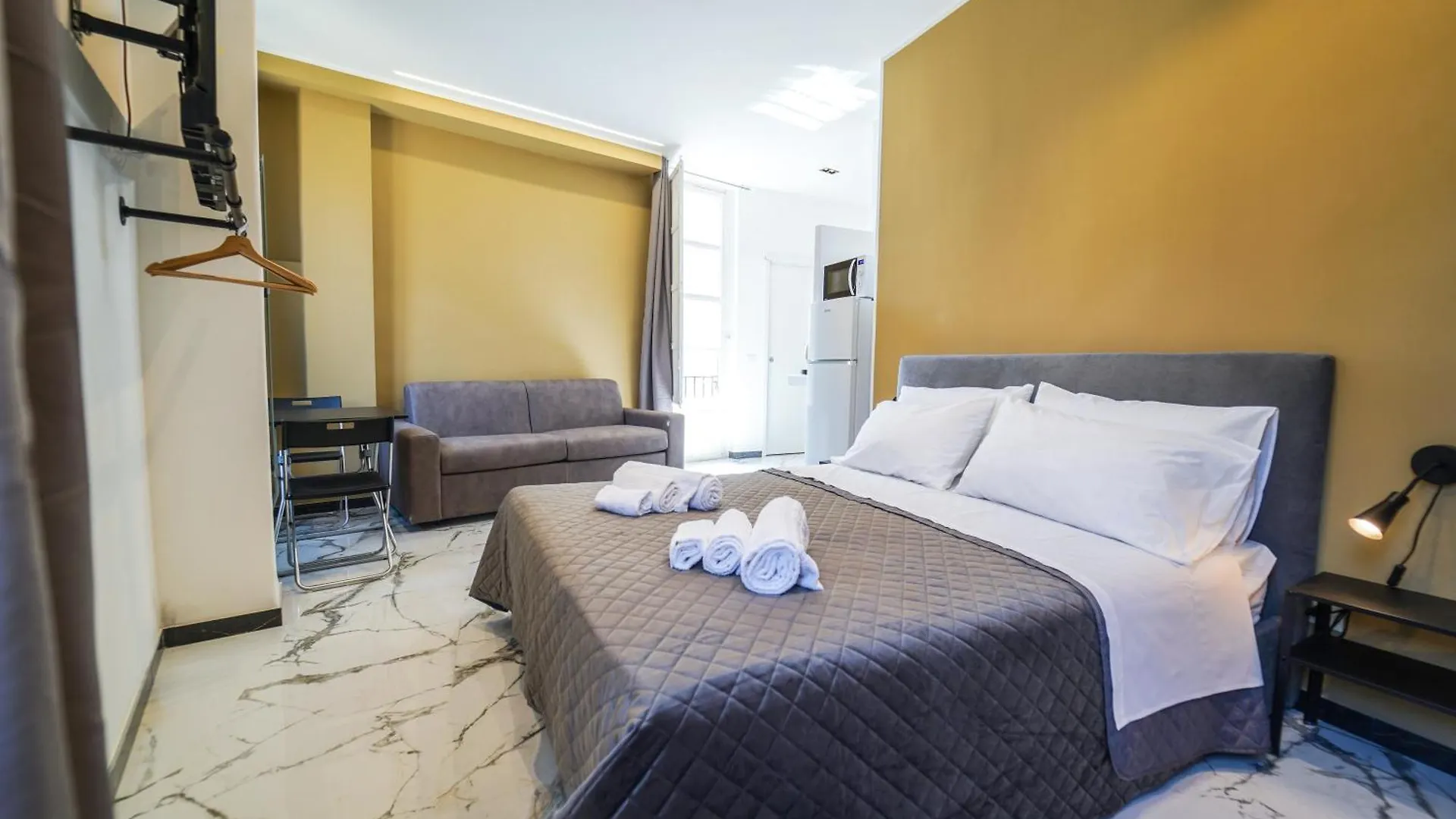 Appartamento Rovere- Quattro Canti 200 Mt Palermo Olaszország