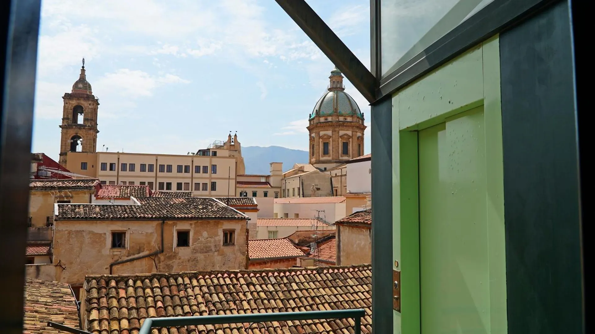 Appartamento Rovere- Quattro Canti 200 Mt Palermo 0*,  Italy