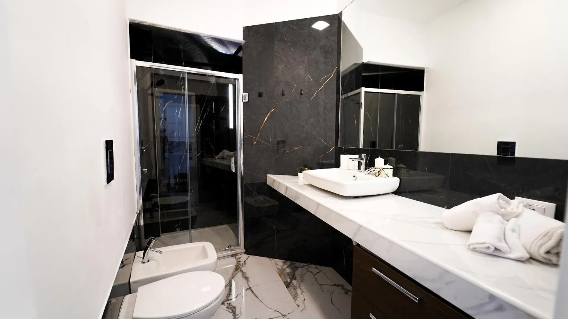 Appartamento Rovere- Quattro Canti 200 Mt Παλέρμο