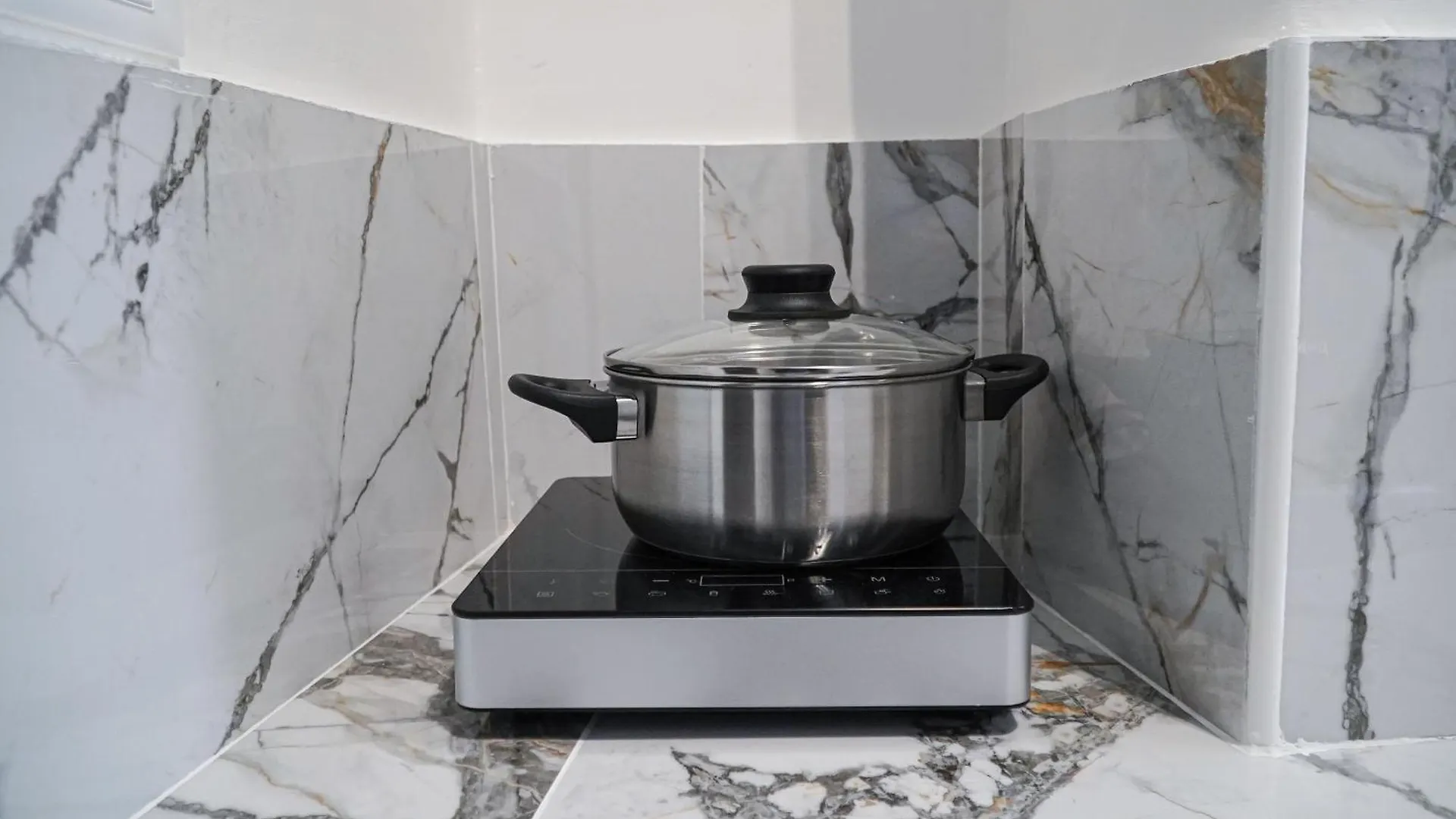 Appartamento Rovere- Quattro Canti 200 Mt Παλέρμο 0*,  Ιταλία